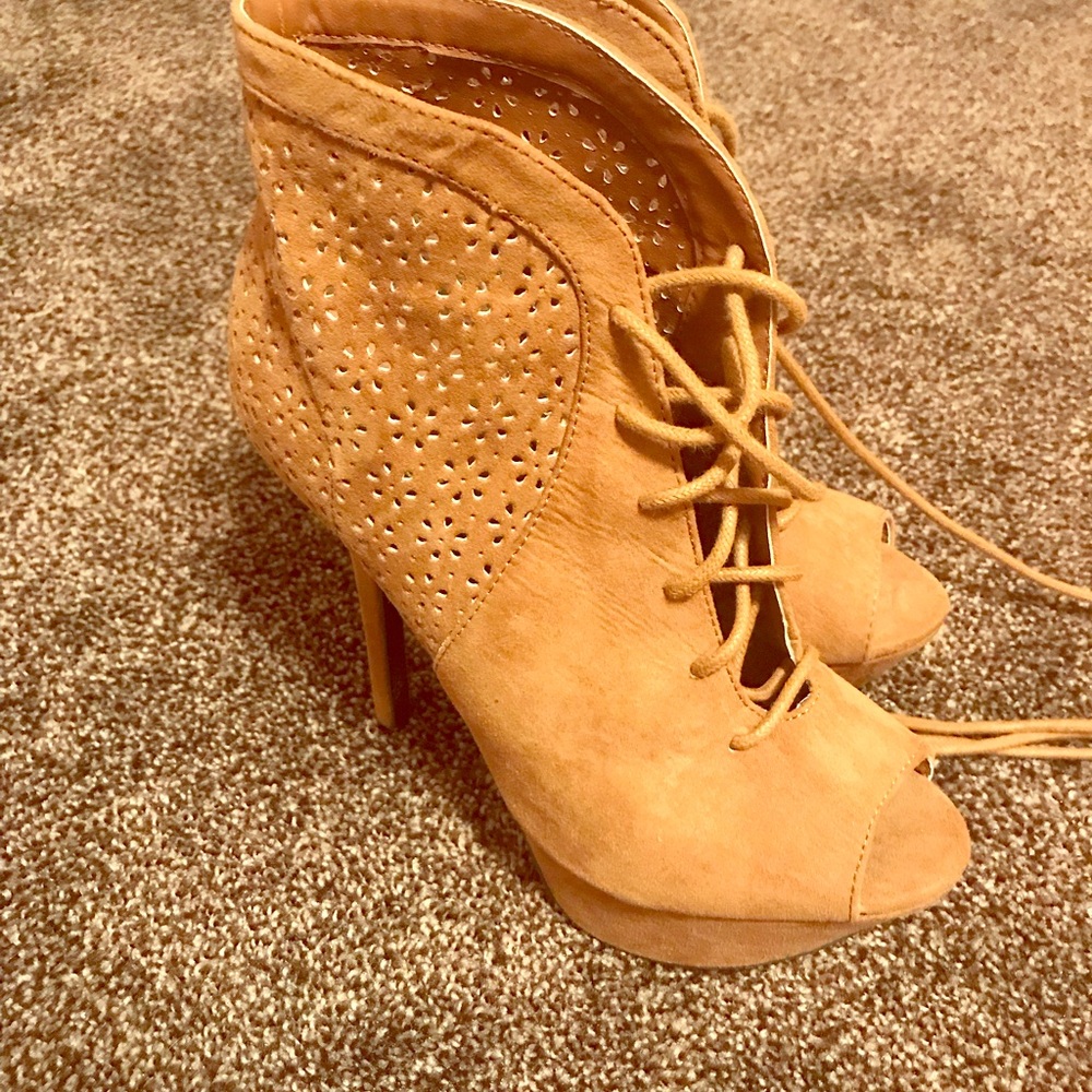 7.5 platform heels-tan